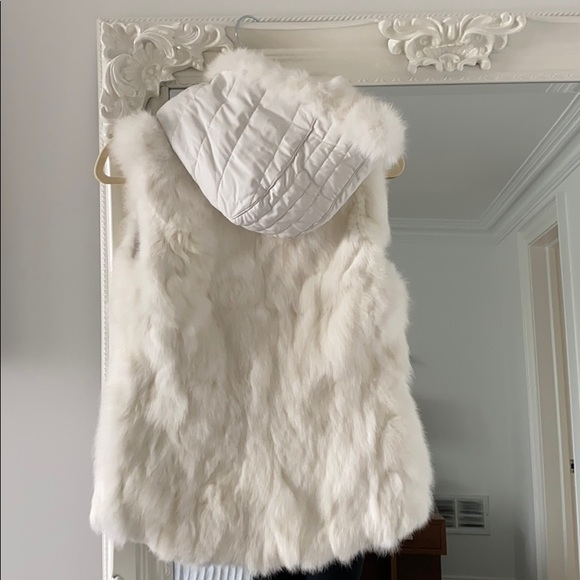 BCBG reversible fur vest. - Picture 2 of 4